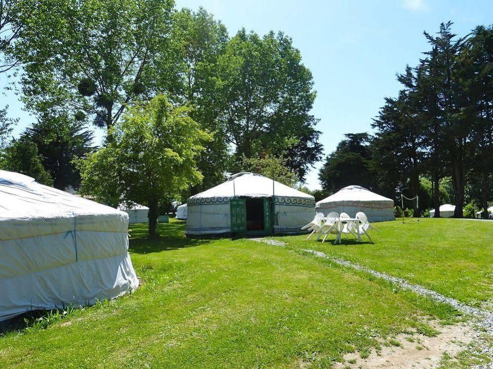 Hotel Mer Et Yourtes Henvic Exterior foto